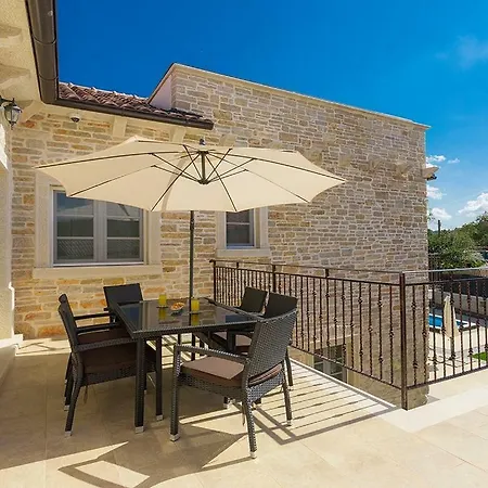 Villa Luxury And Modern With A Pool Stari Pazin