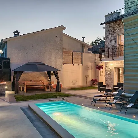 Villa Luxury And Modern With A Pool Stari Pazin
