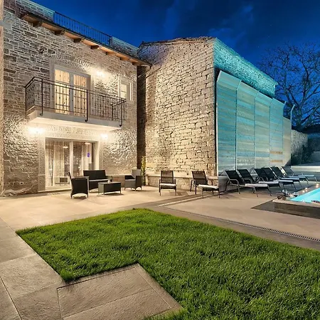 Villa Luxury And Modern With A Pool
