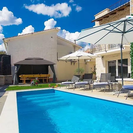 ヴィラ Luxury And Modern With A Pool Stari Pazin