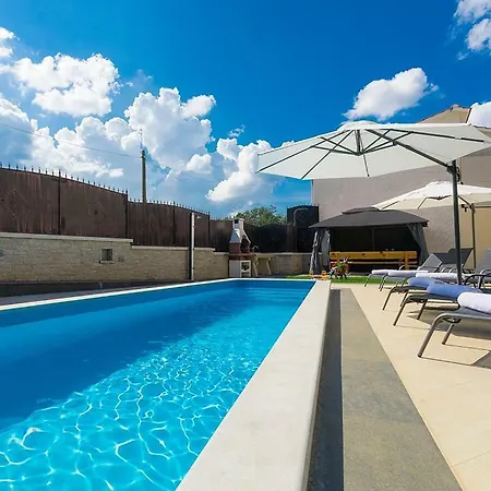 Villa Luxury And Modern With A Pool Stari Pazin