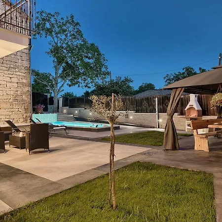 Luxury And Modern With A Pool Villa Stari Pazin