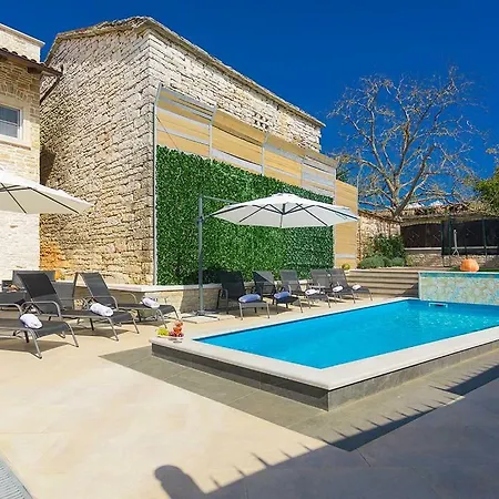 Villa Luxury And Modern With A Pool